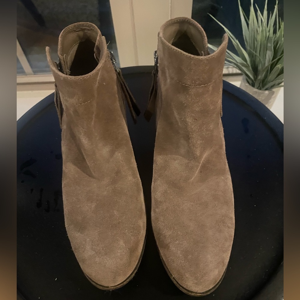 Sam Edelman brown suede western style booties size 9